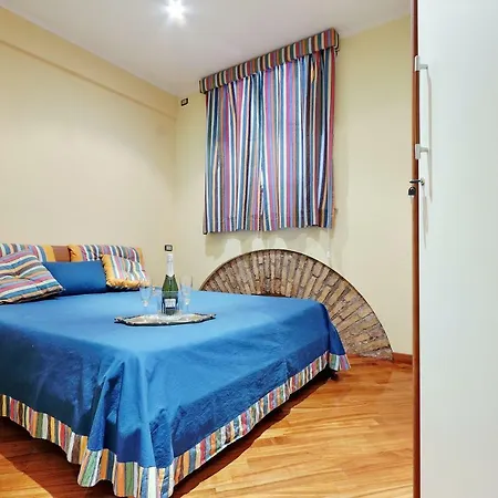 Saras Apartment *